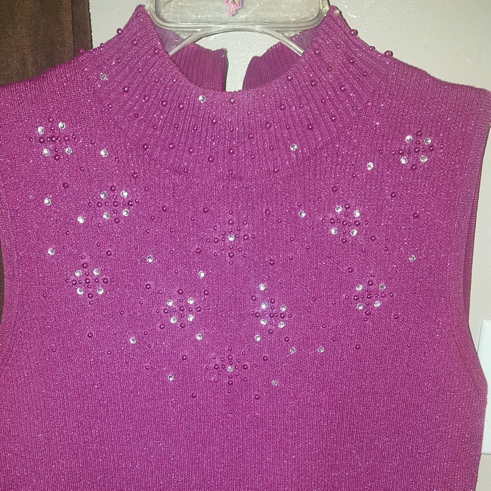 Sleeveless sweater
